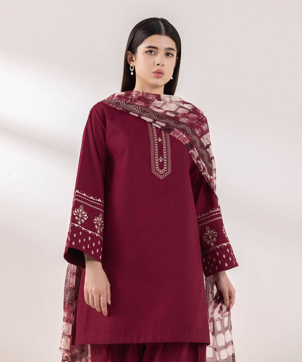 img_sapphire_intermix_awwal_boutique