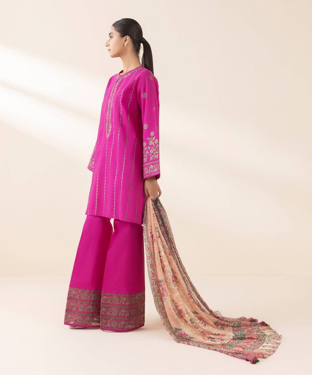 img_sapphire_intermix_awwal_boutique