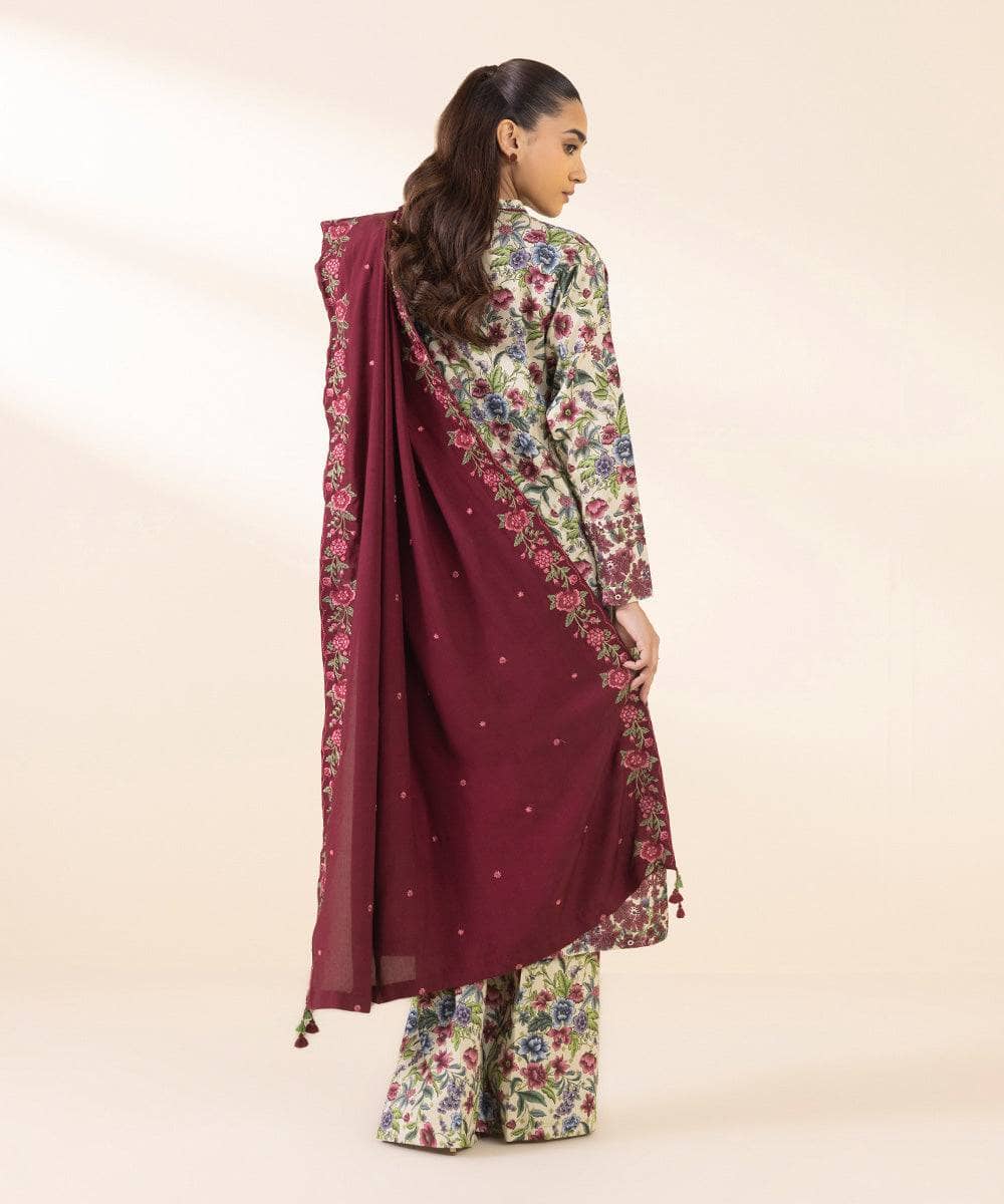 img_sapphire_intermix_awwal_boutique