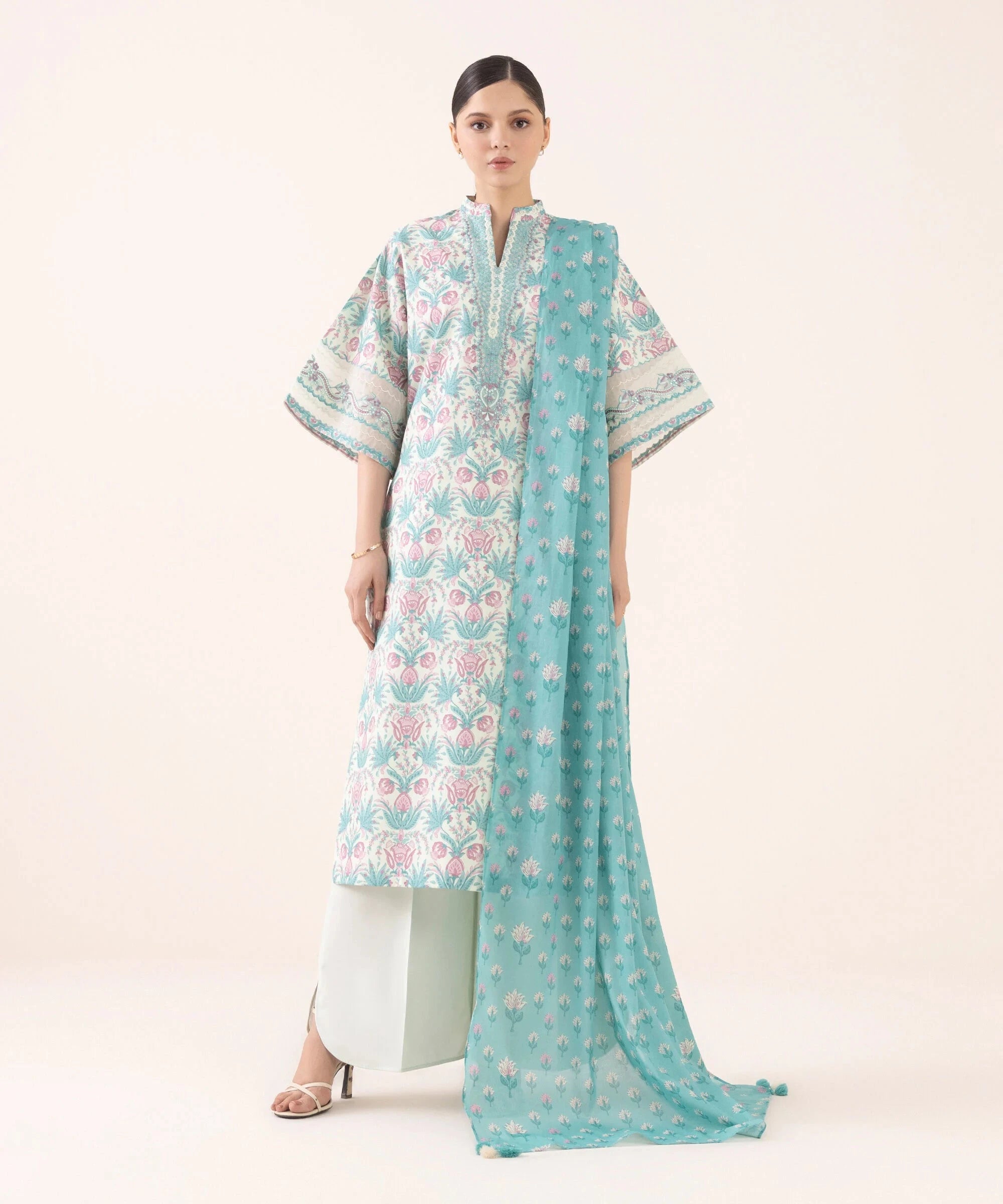 img_Sapphire_lawn_intermix_awwal_boutique