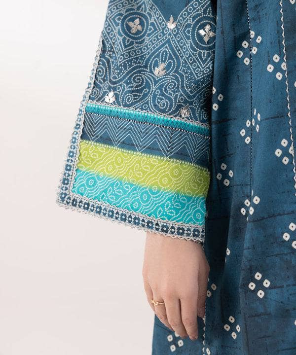 img_sapphire_intermix_awwal_boutique