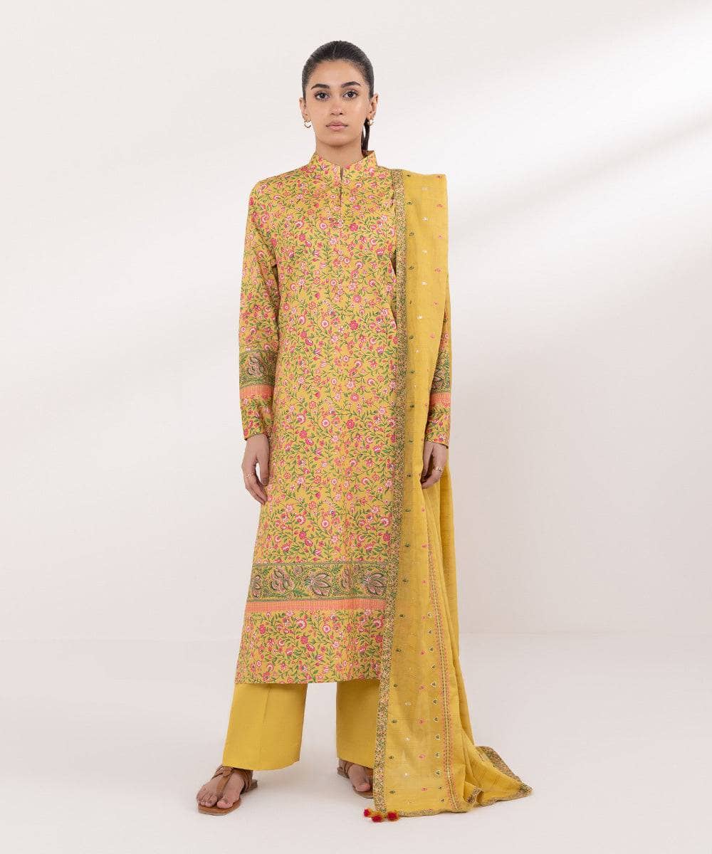 img_sapphire_intermix_awwal_boutique