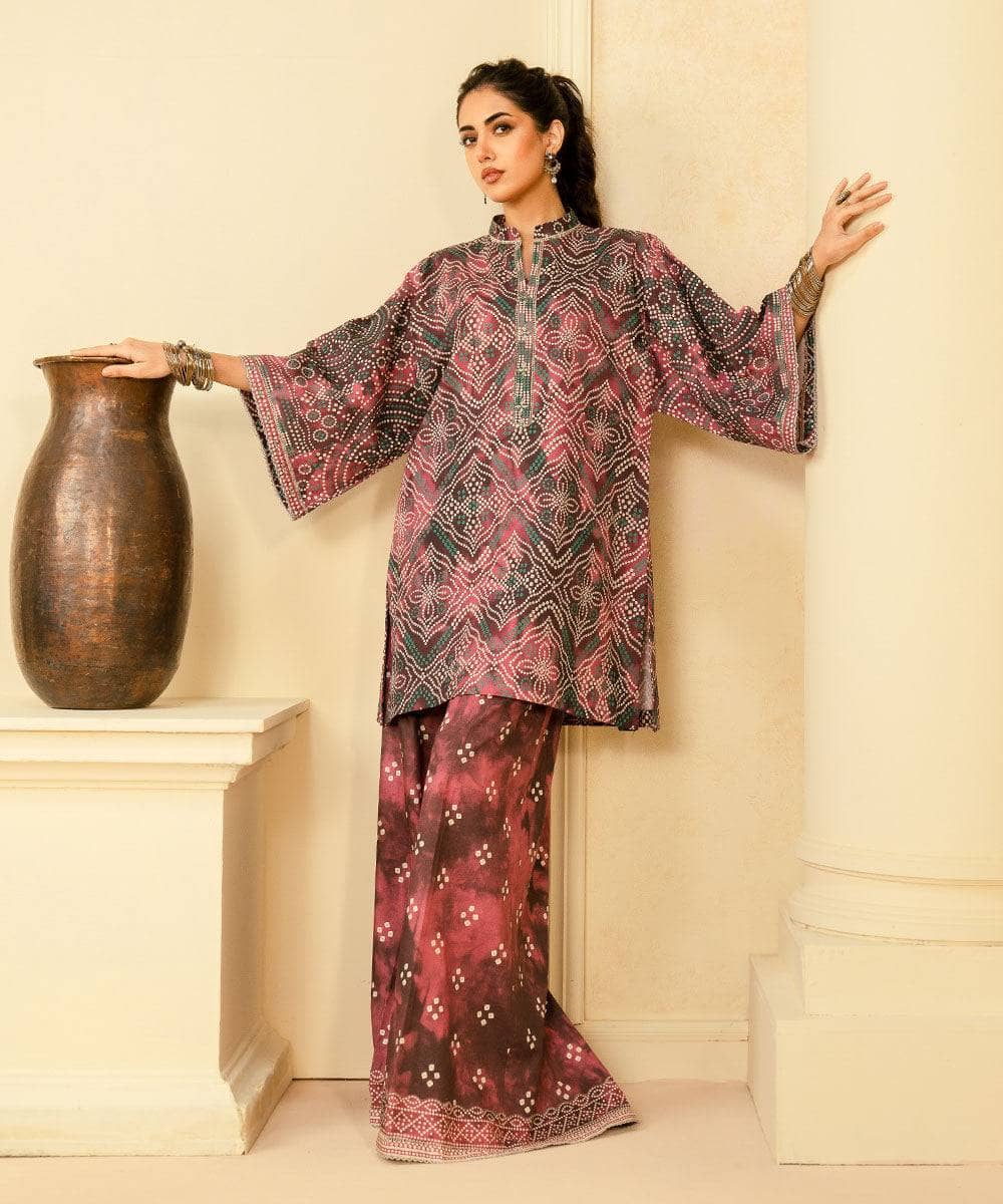 img_sapphire_intermix_lawn_awwal_boutique