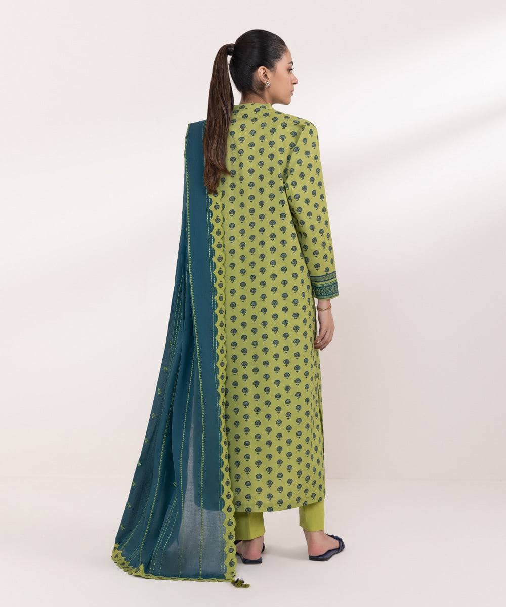 img_sapphire_intermix_awwal_boutique
