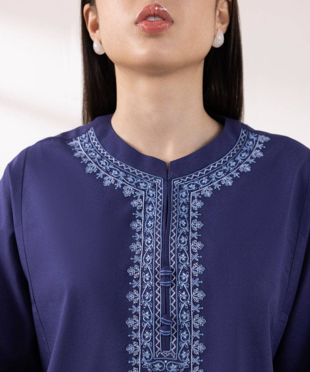 img_sapphire_intermix_awwal_boutique