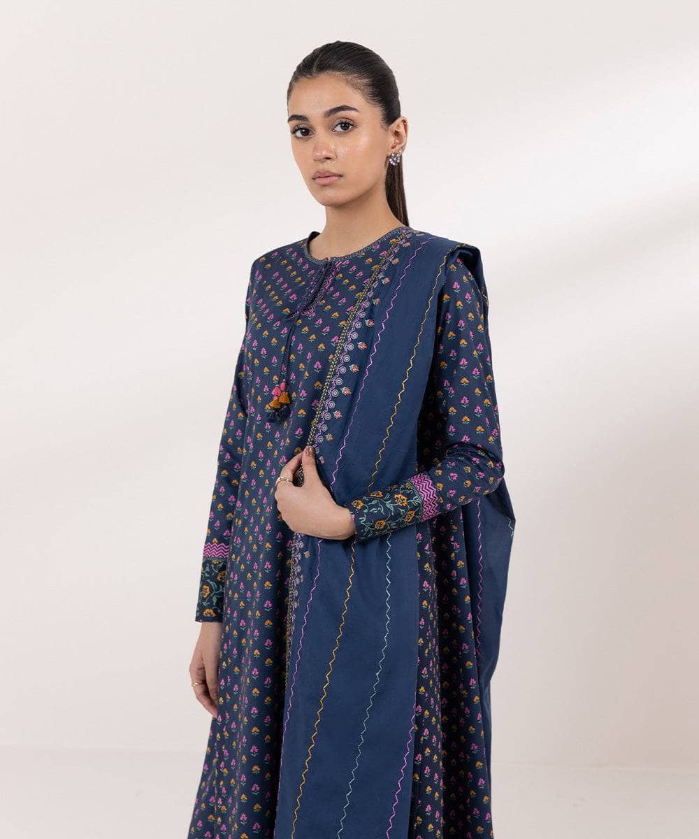 img_sapphire_intermix_awwal_boutique