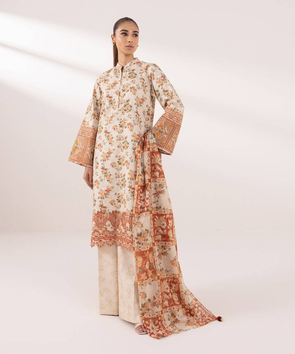img_sapphire_intermix_awwal_boutique
