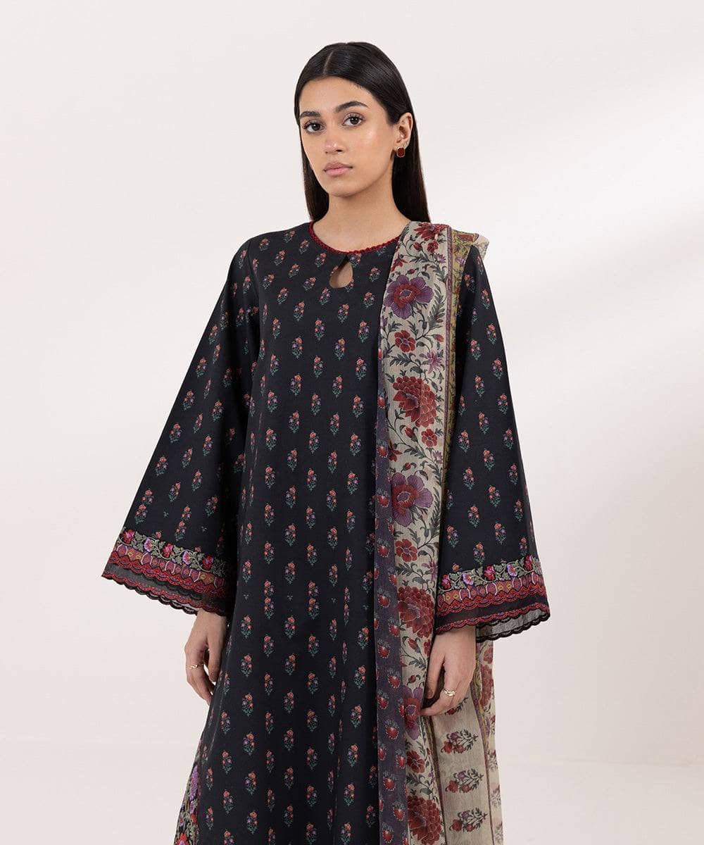 img_sapphire_intermix_awwal_boutique