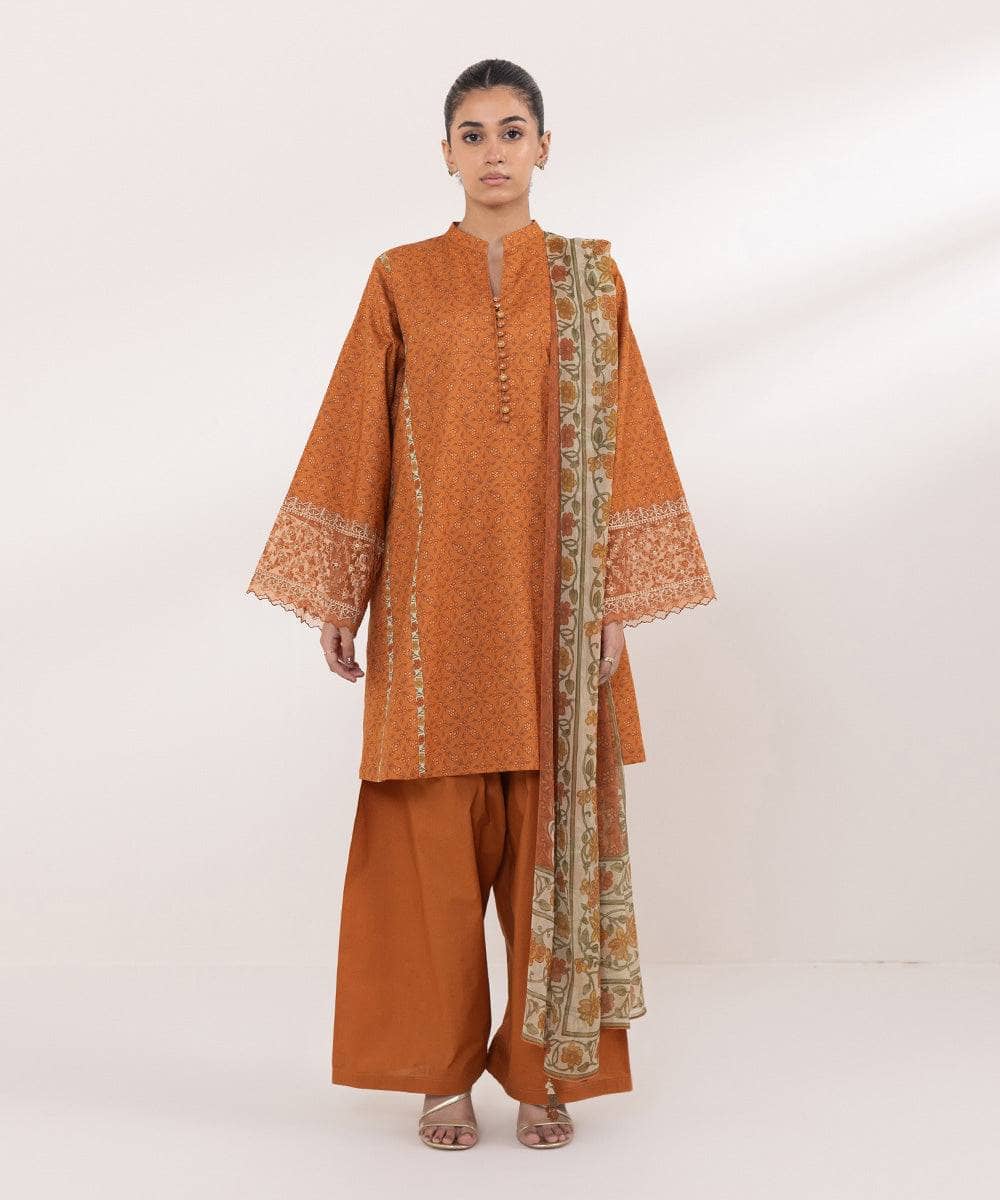 img_sapphire_intermix_awwal_boutique