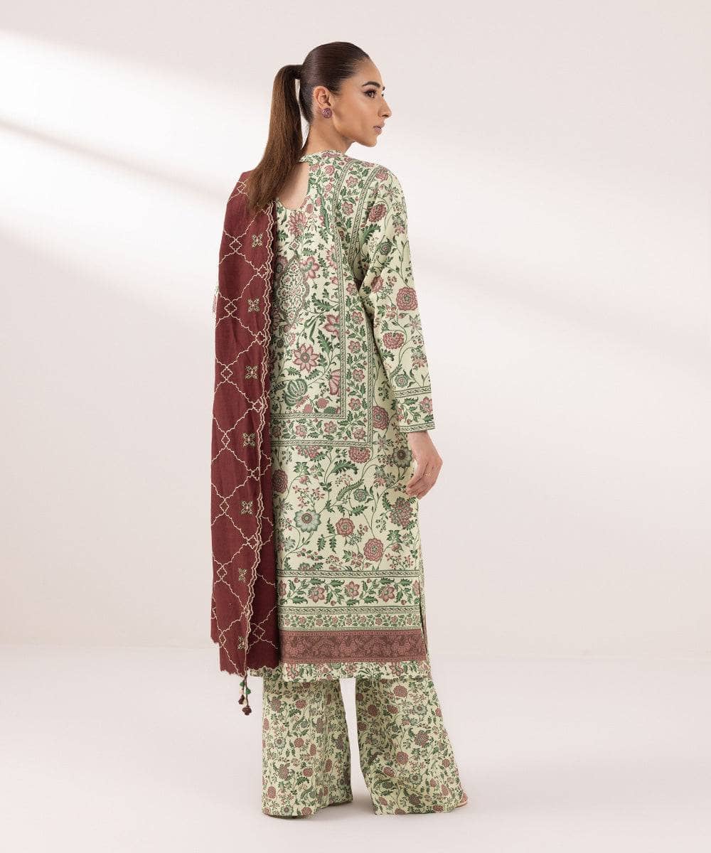 img_sapphire_intermix_awwal_boutique