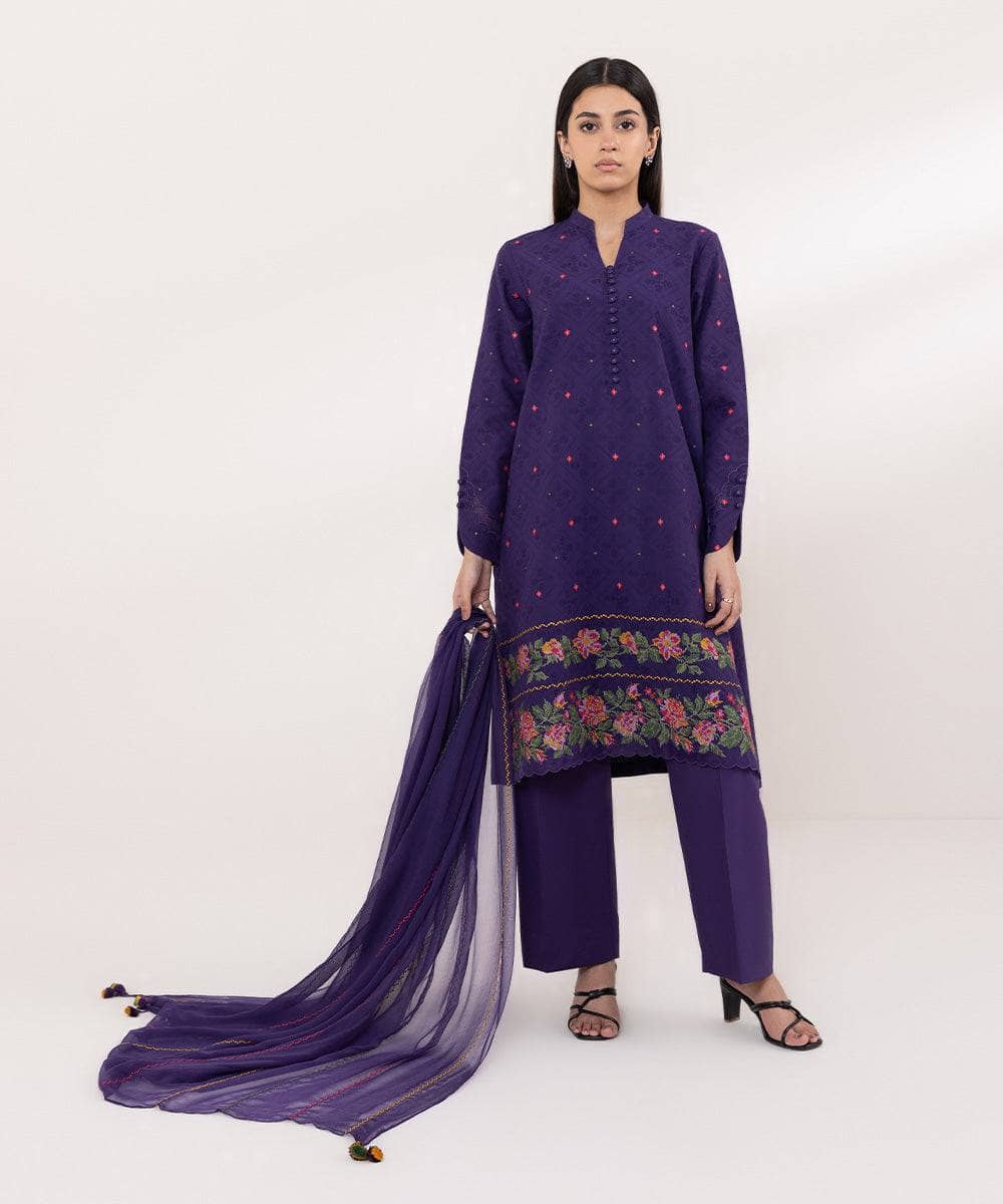 img_sapphire_intermix_awwal_boutique