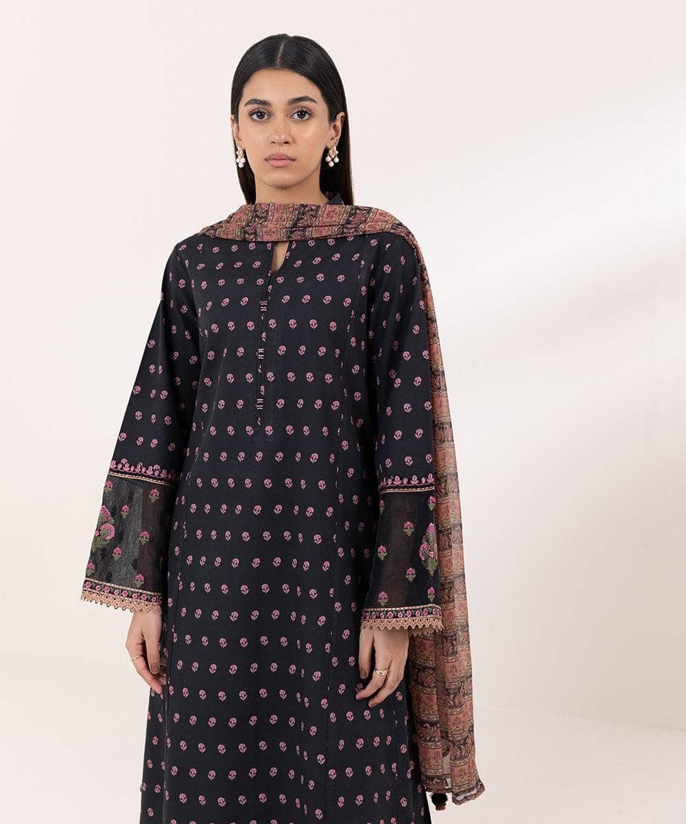 img_sapphire_intermix_awwal_boutique