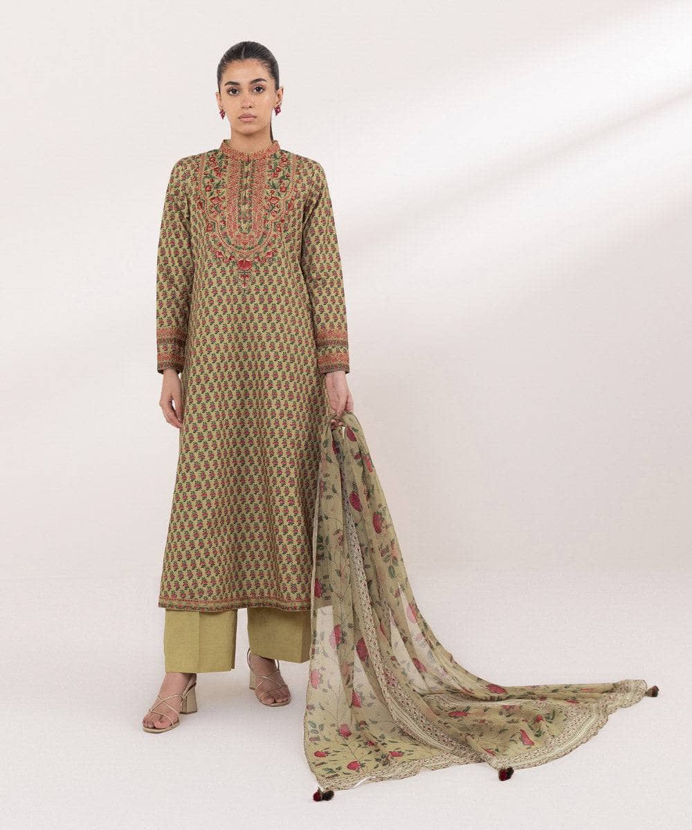 img_sapphire_intermix_awwal_boutique