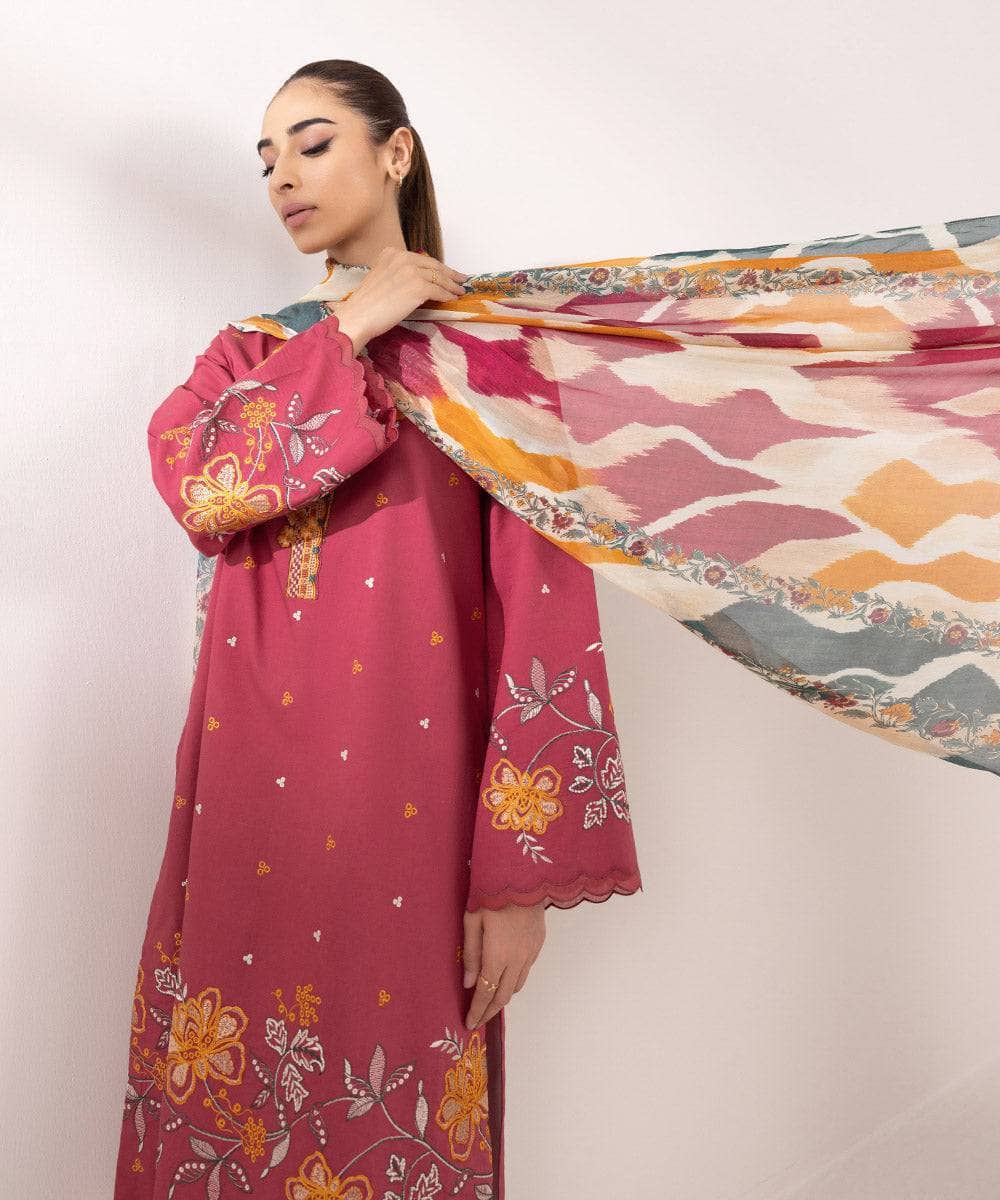 img_sapphire_intermix_awwal_boutique
