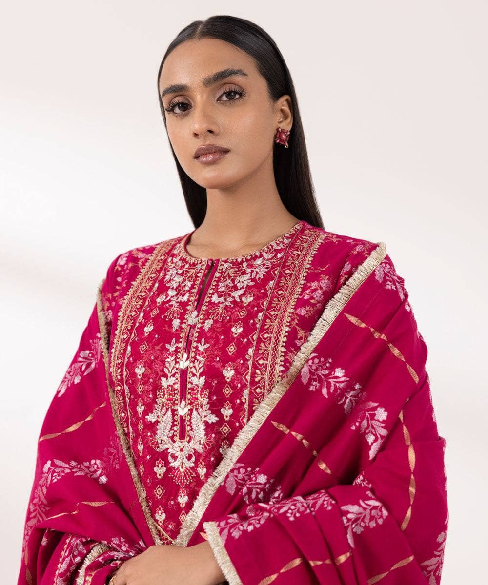 img_sapphire_intermix_awwal_boutique