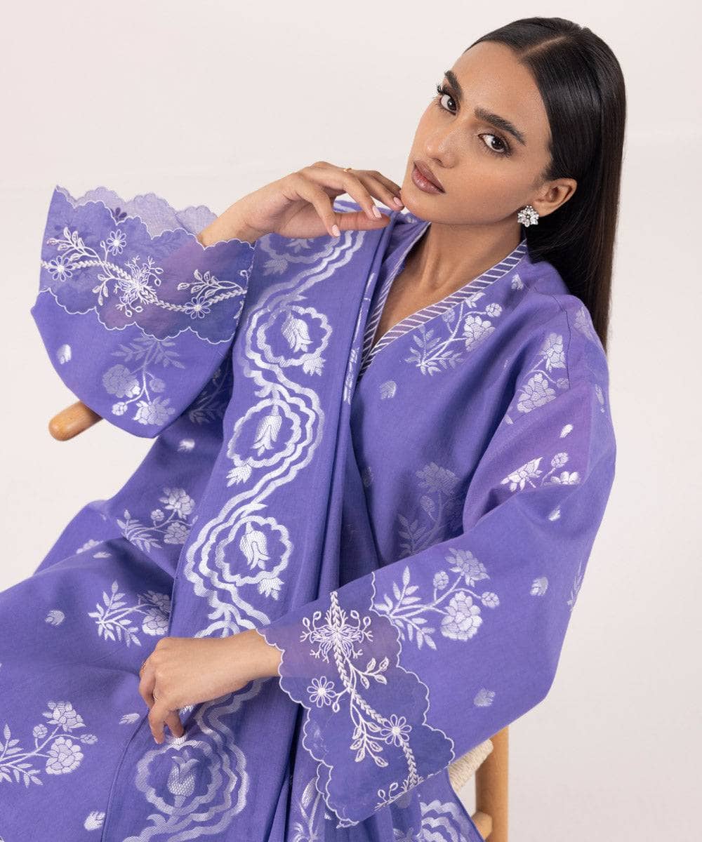 img_sapphire_intermix_awwal_boutique