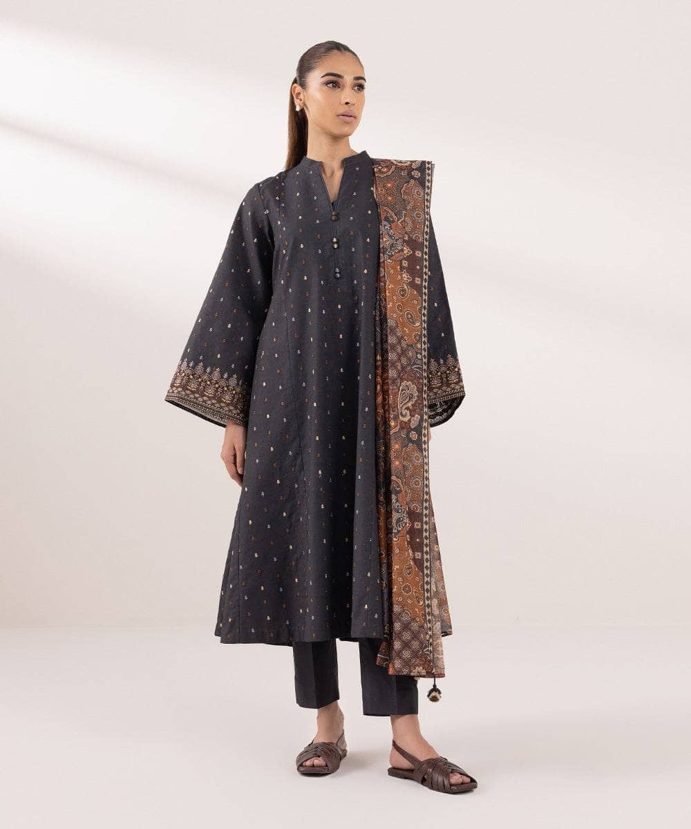 img_sapphire_intermix_awwal_boutique