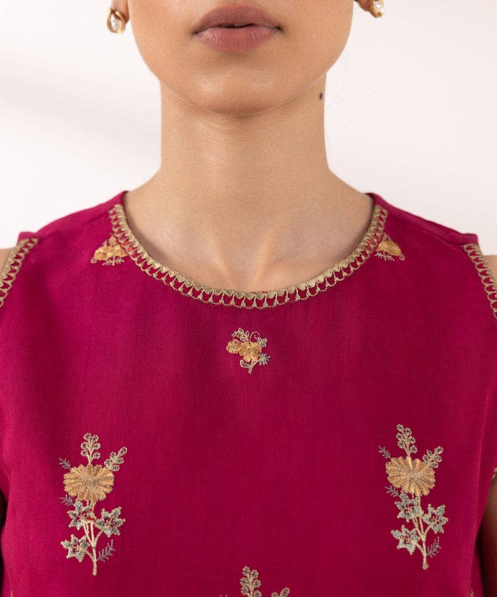 img_sapphire_intermix_awwal_boutique