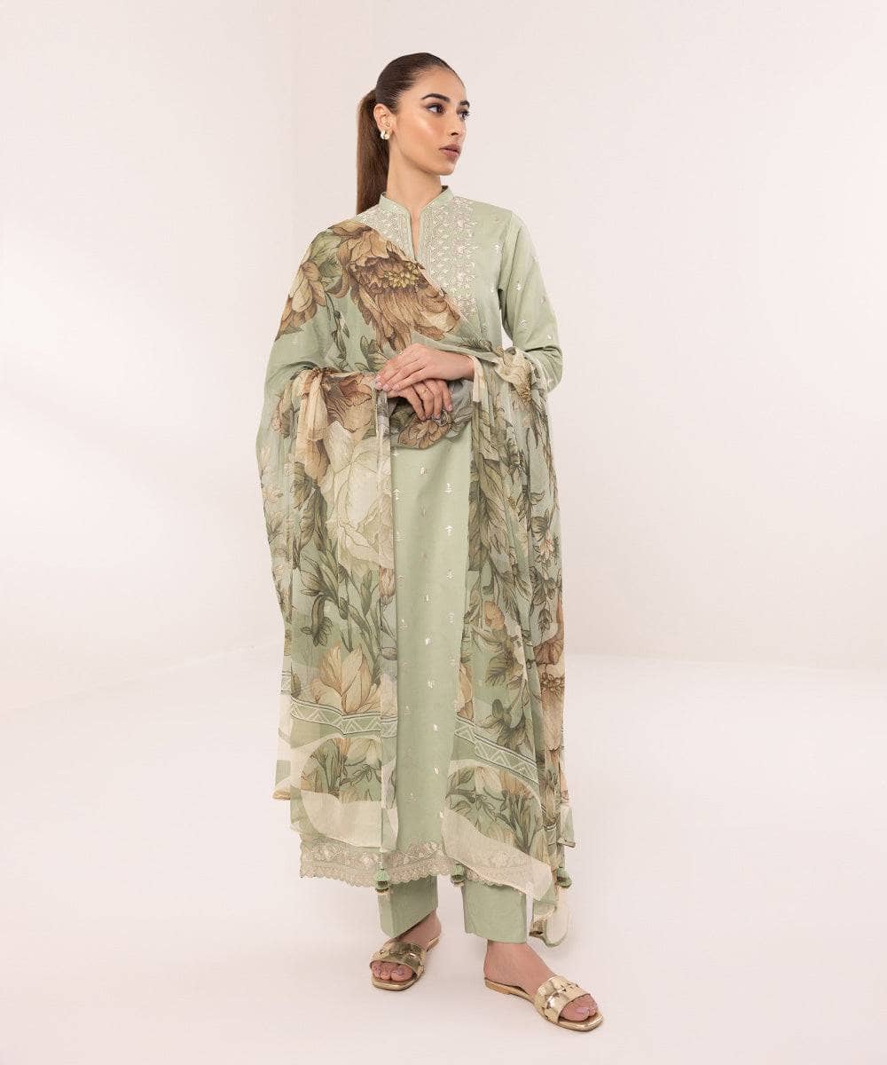 img_sapphire_intermix_awwal_boutique