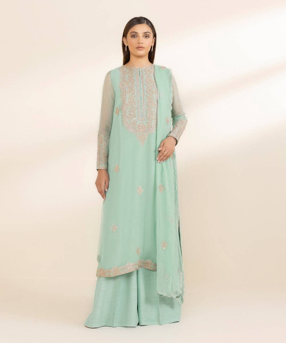 img_sapphire_intermix_awwal_boutique