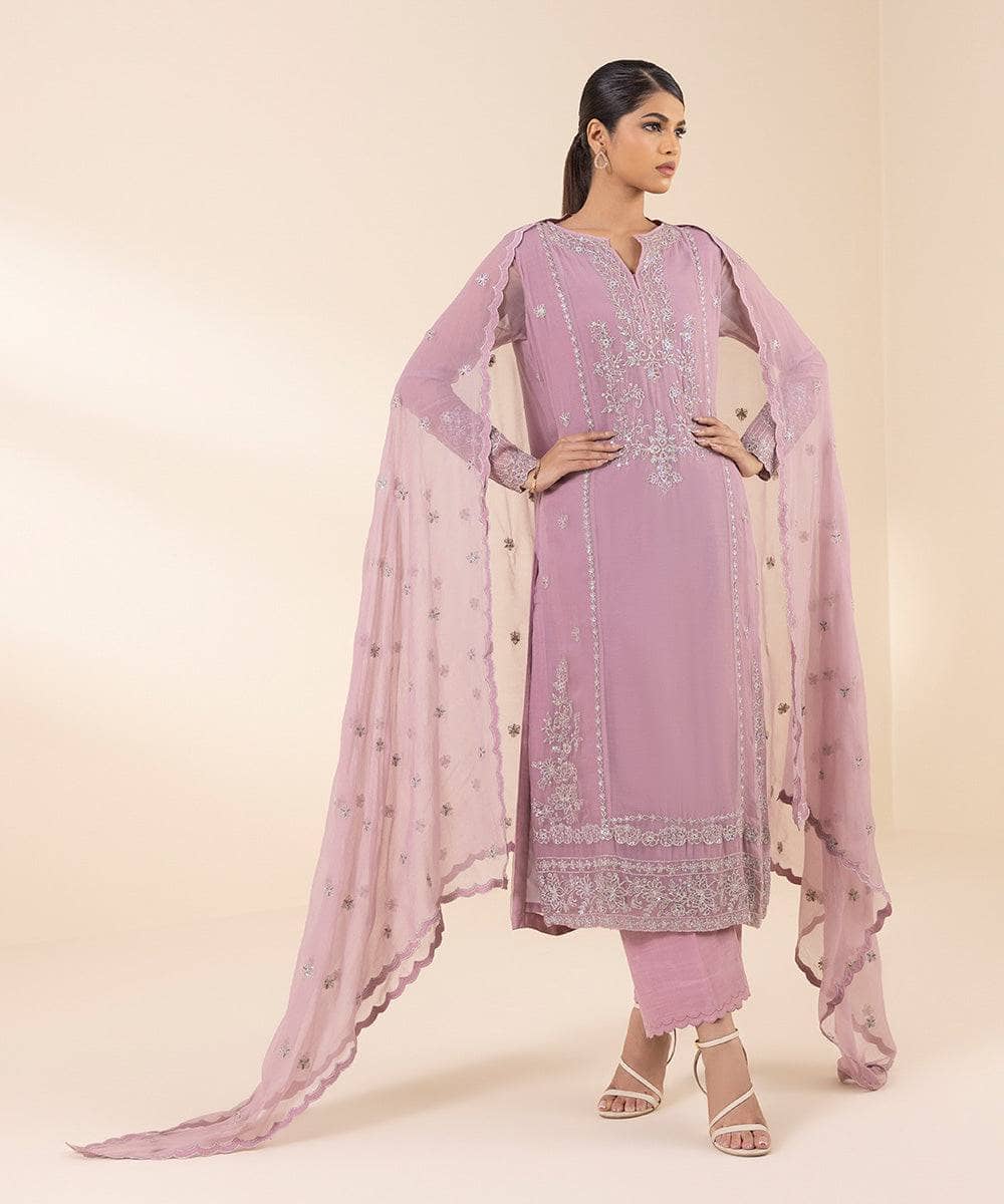 img_sapphire_intermix_awwal_boutique