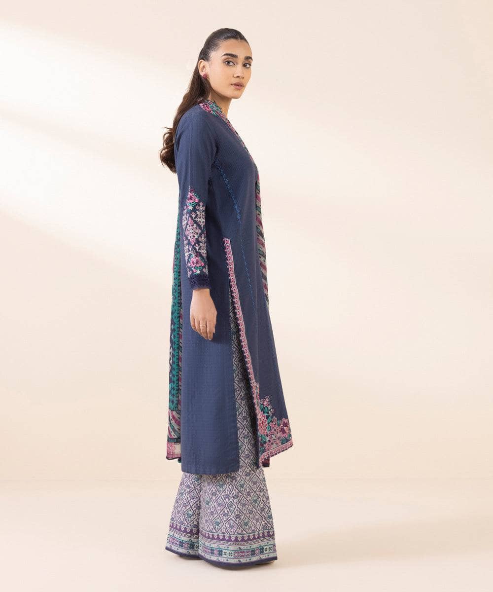 img_sapphire_intermix_awwal_boutique