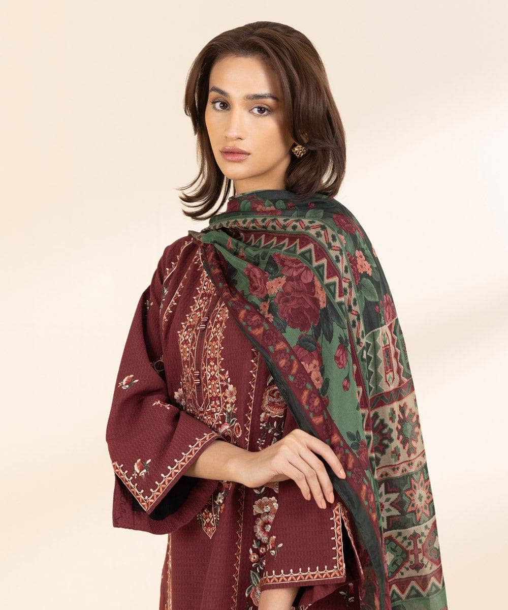 img_sapphire_intermix_awwal_boutique