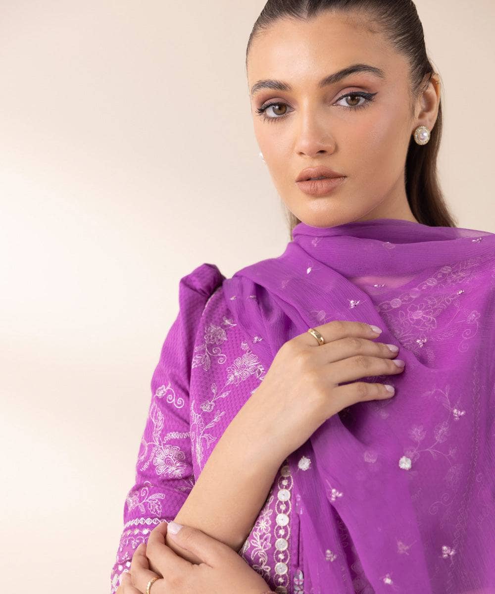 Sapphire Intermix 25/Embroidered DobbySuit/Bright Purple