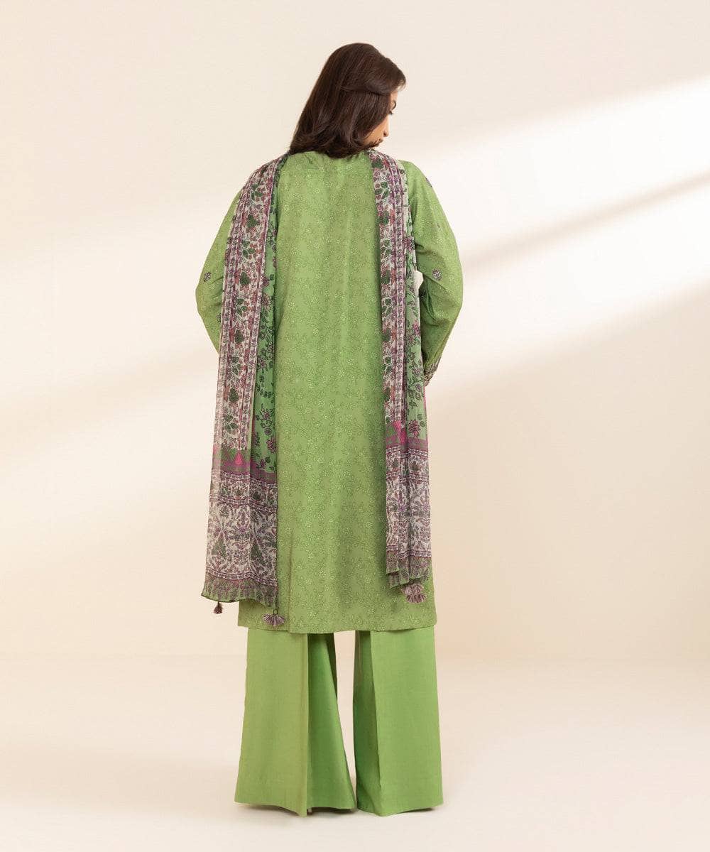 img_sapphire_intermix_awwal_boutique