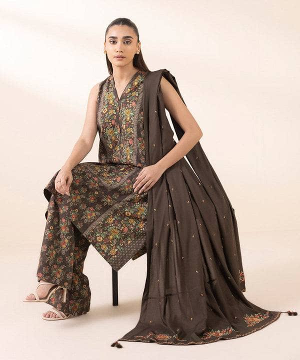 img_sapphire_intermix_awwal_boutique