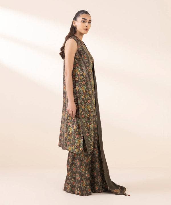img_sapphire_intermix_awwal_boutique