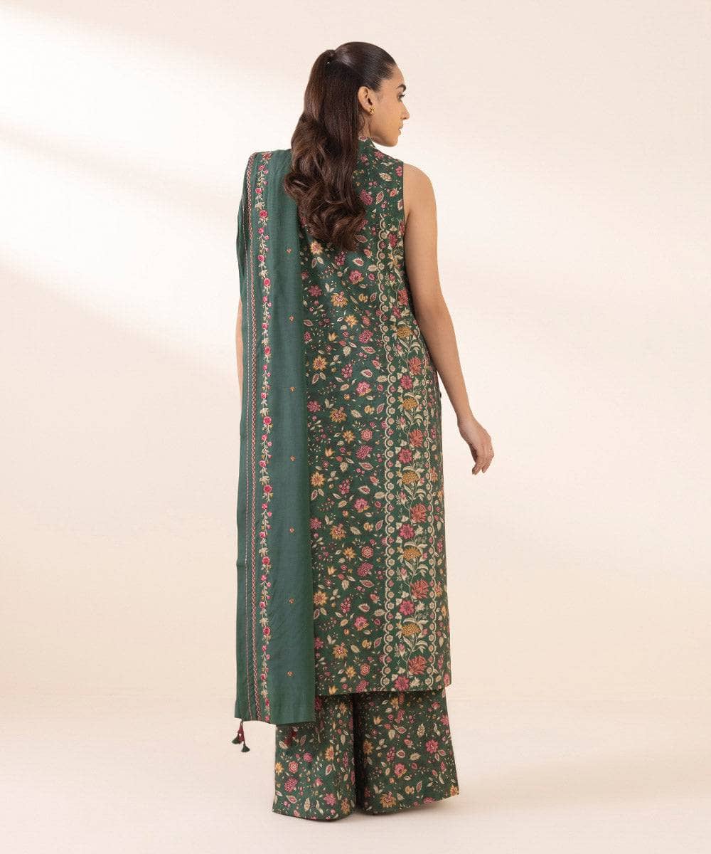 img_sapphire_intermix_awwal_boutique