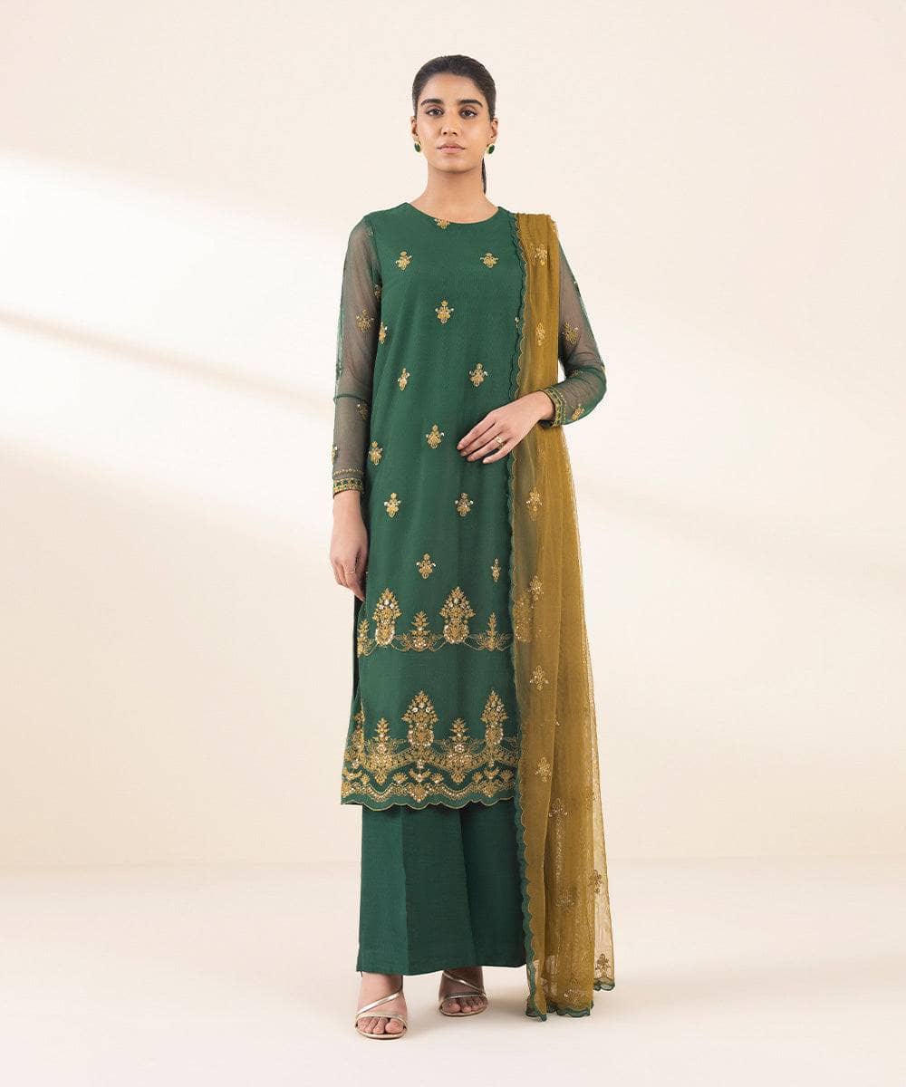 img_sapphire_intermix_awwal_boutique
