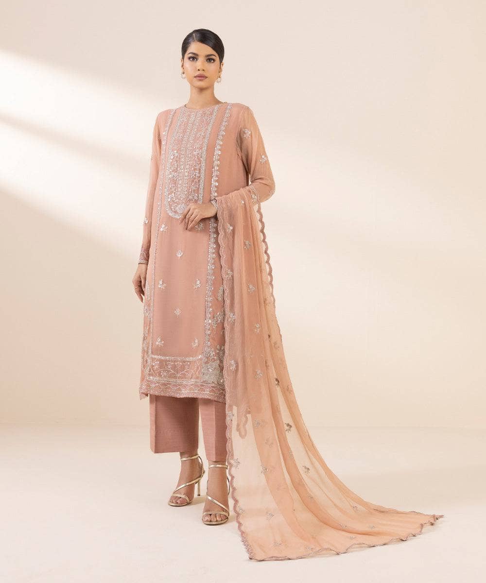 img_sapphire_intermix_awwal_boutique