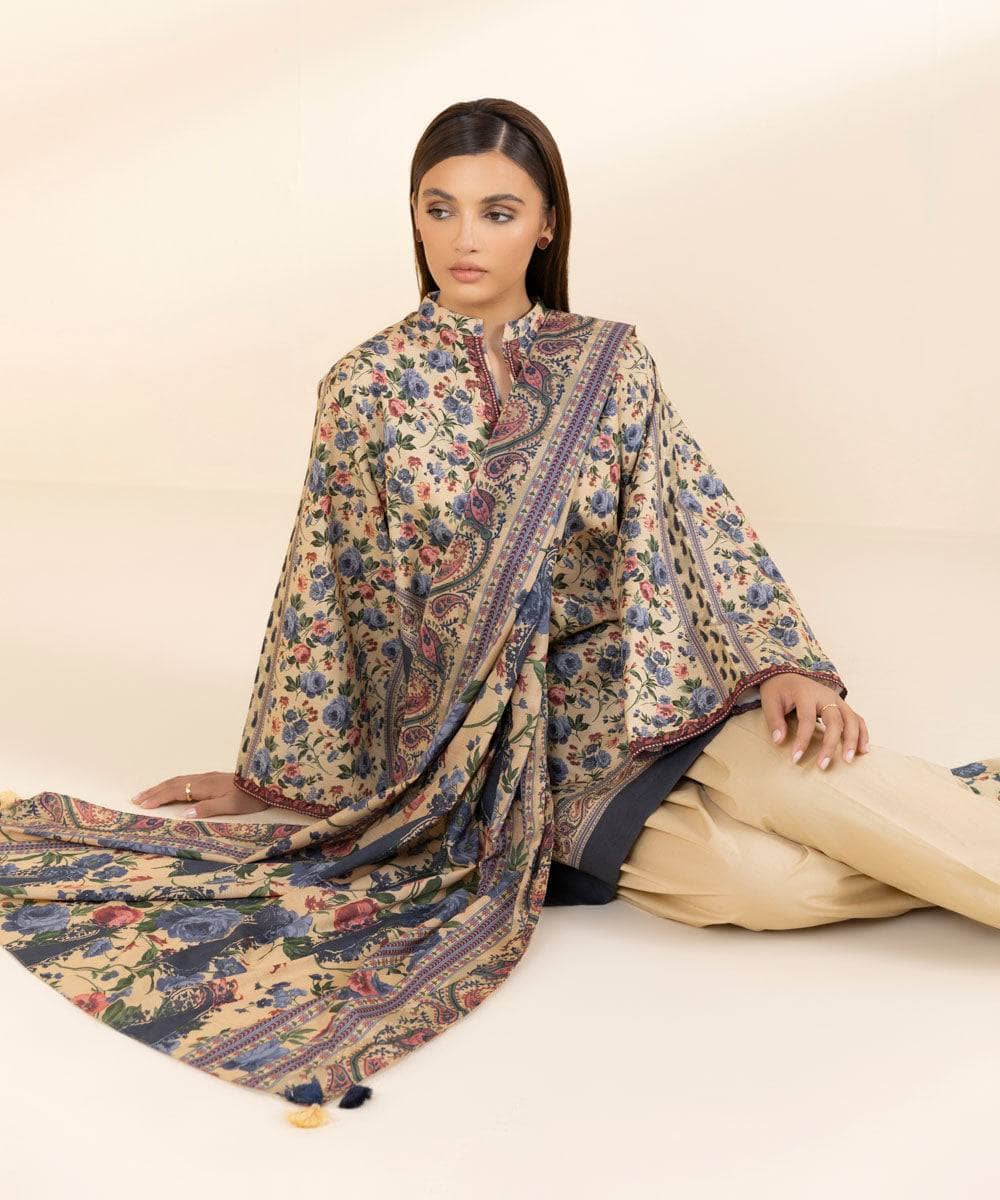 img_sapphire_intermix_awwal_boutique