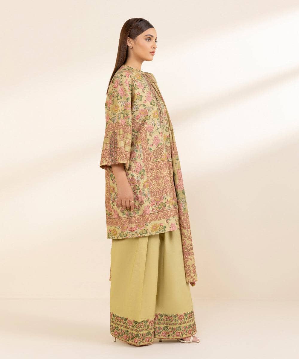 img_sapphire_intermix_awwal_boutique