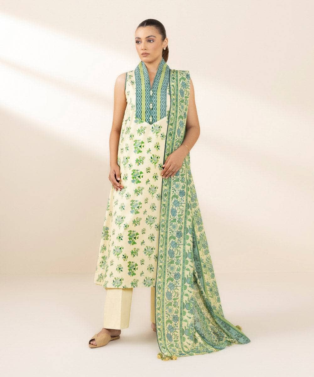 img_sapphire_intermix_awwal_boutique
