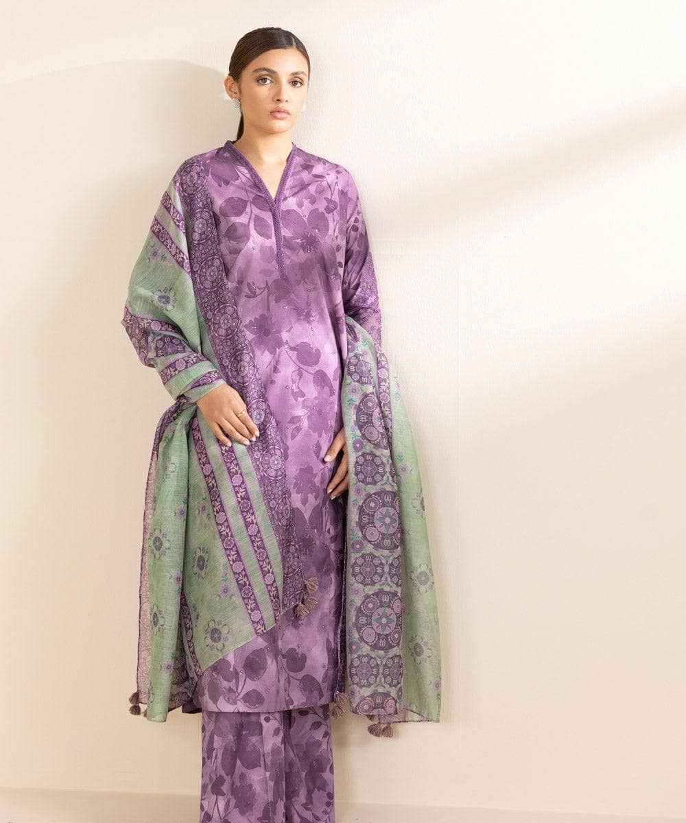img_sapphire_intermix_awwal_boutique