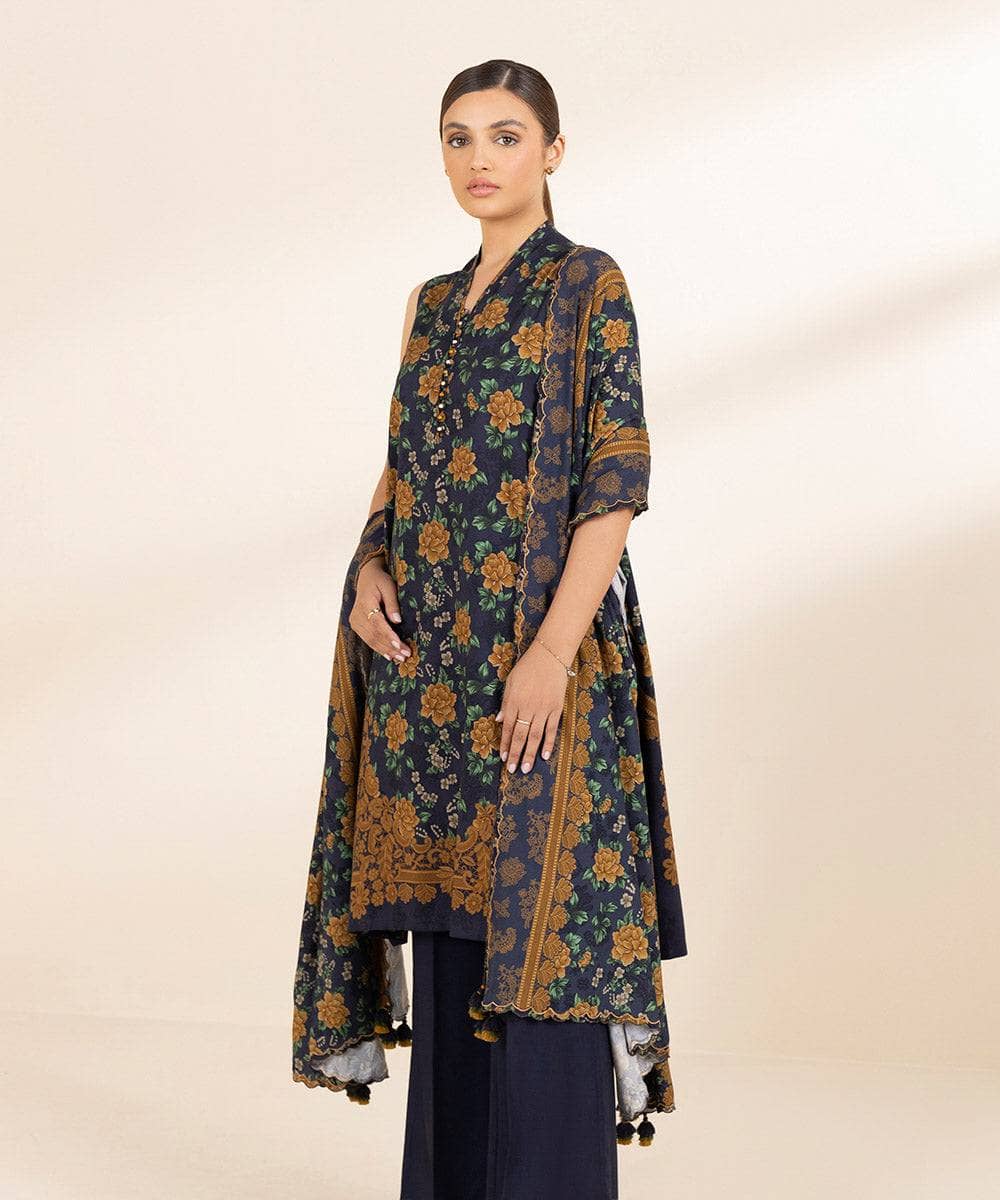 img_sapphire_intermix_awwal_boutique