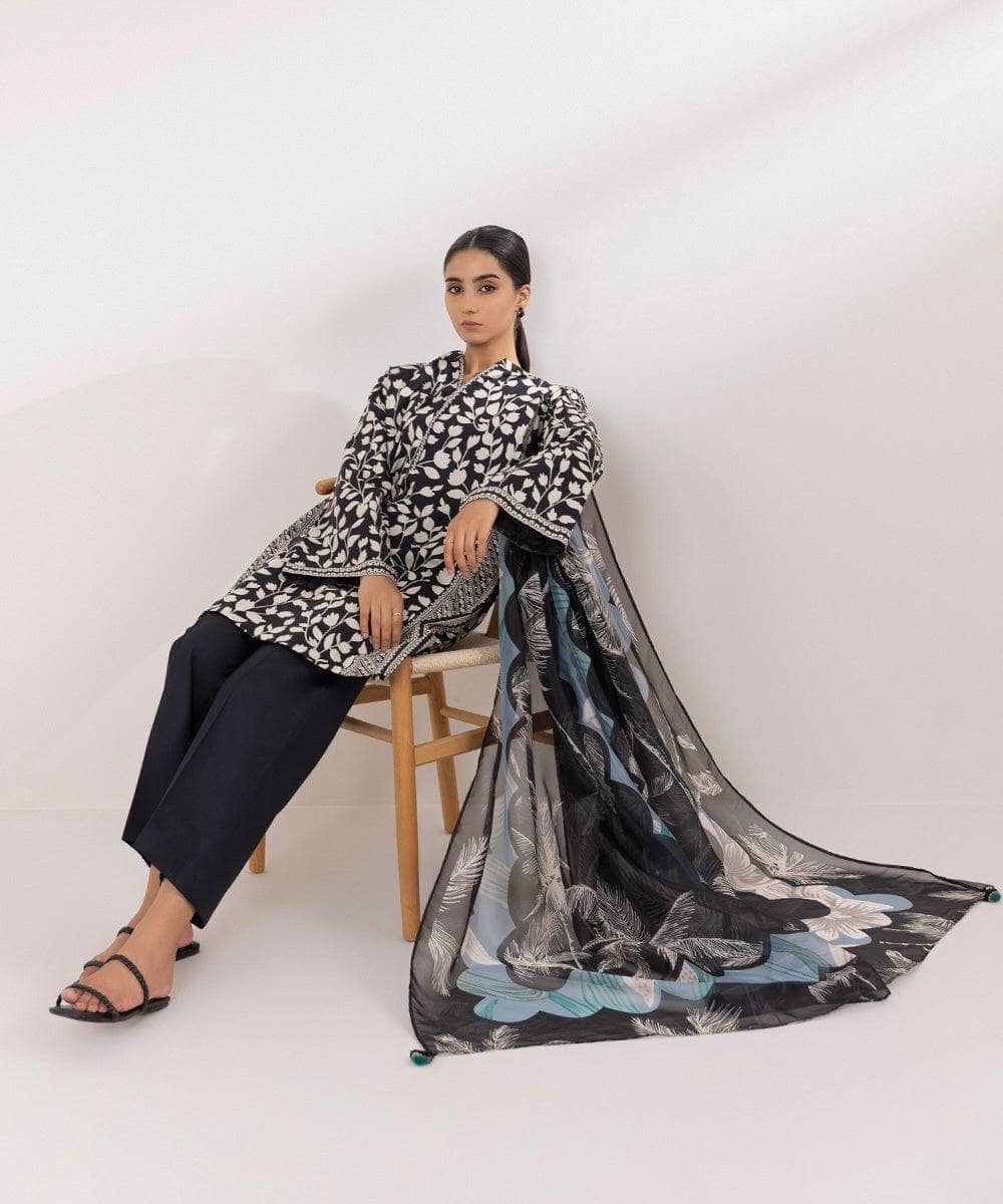 img_sapphire_lawn_24_awwal_boutique