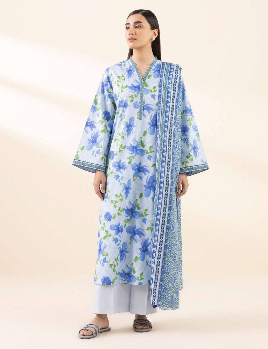 img_sapphire_day_to_day_lawn_awwal_boutique