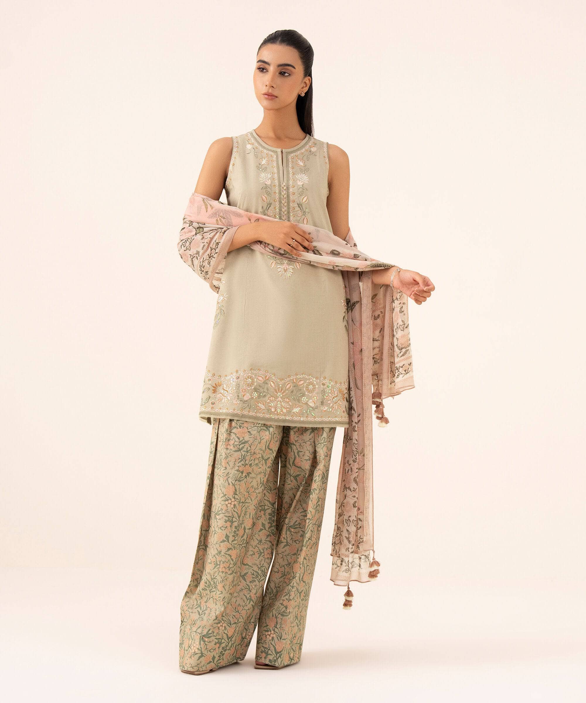 Sapphire Winter Essentials/Embroidered Cotton Viscose Suit/U3PE-DY25V7-20B/Sandy Hues