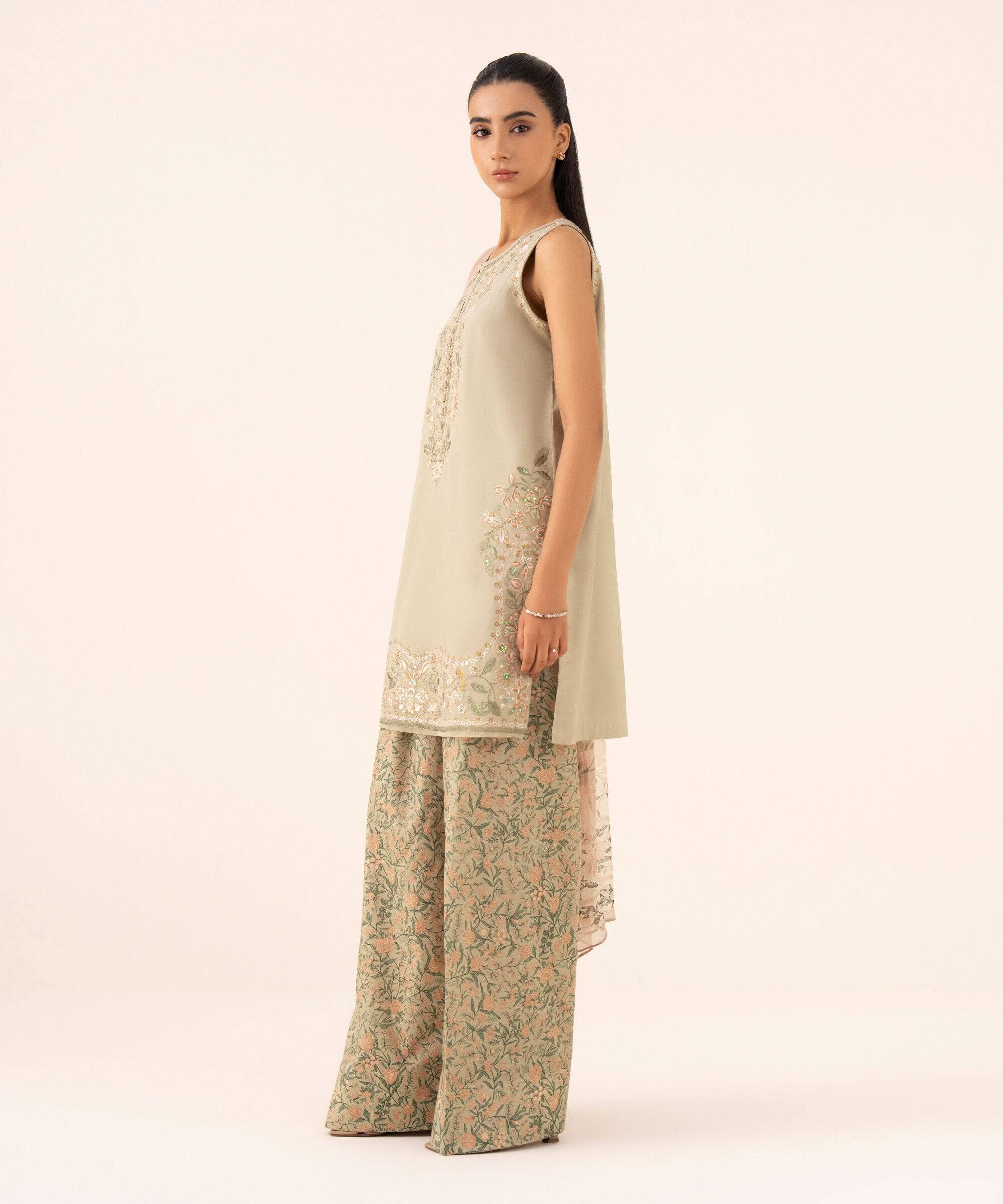 img_sapphire_pre_fall_awwal_boutique