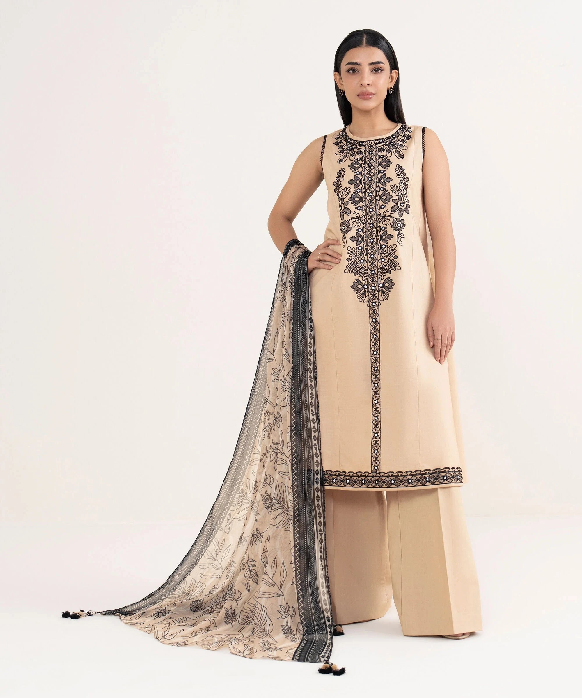 img_sapphire_pre_fall_awwal_boutique