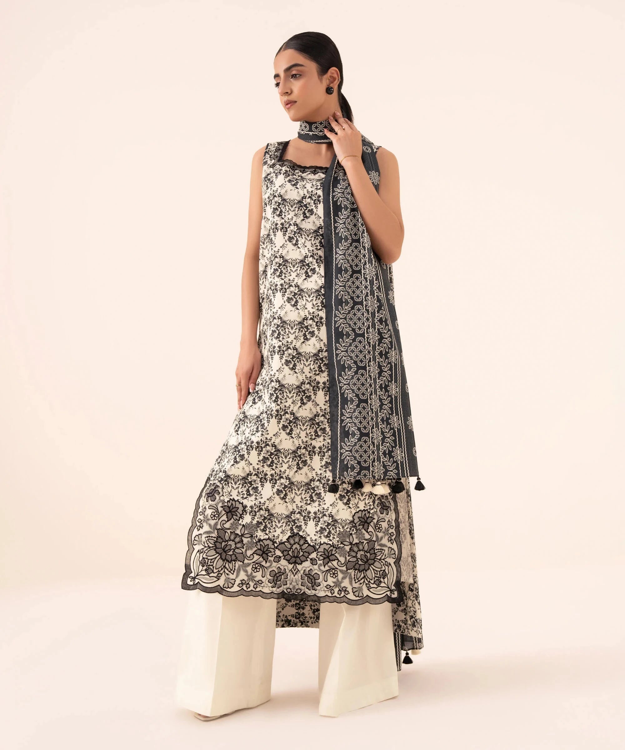 img_sapphire_pre_fall_collection_awwal_boutique