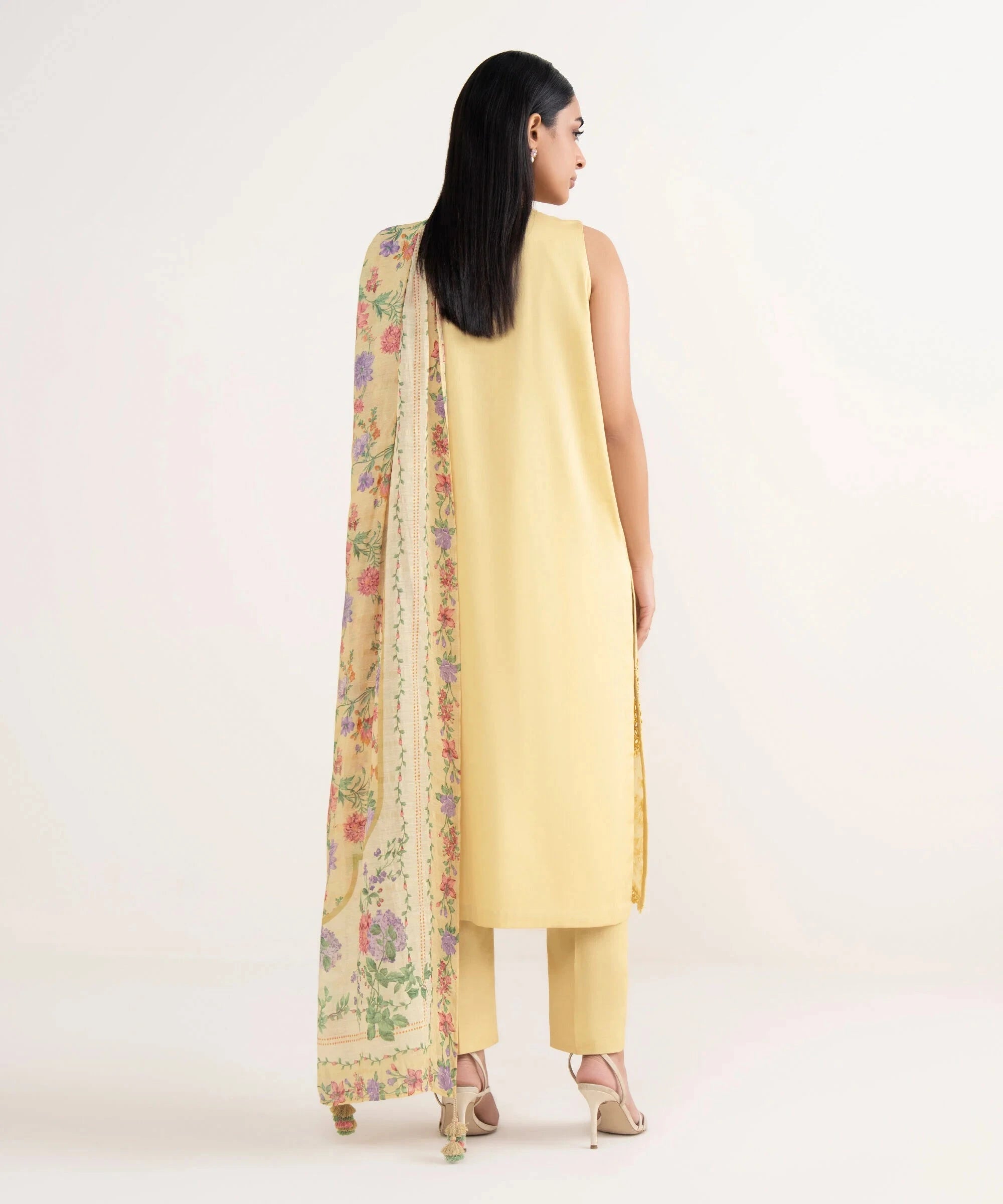 img_sapphire_pre_fall_collection_awwal_boutique