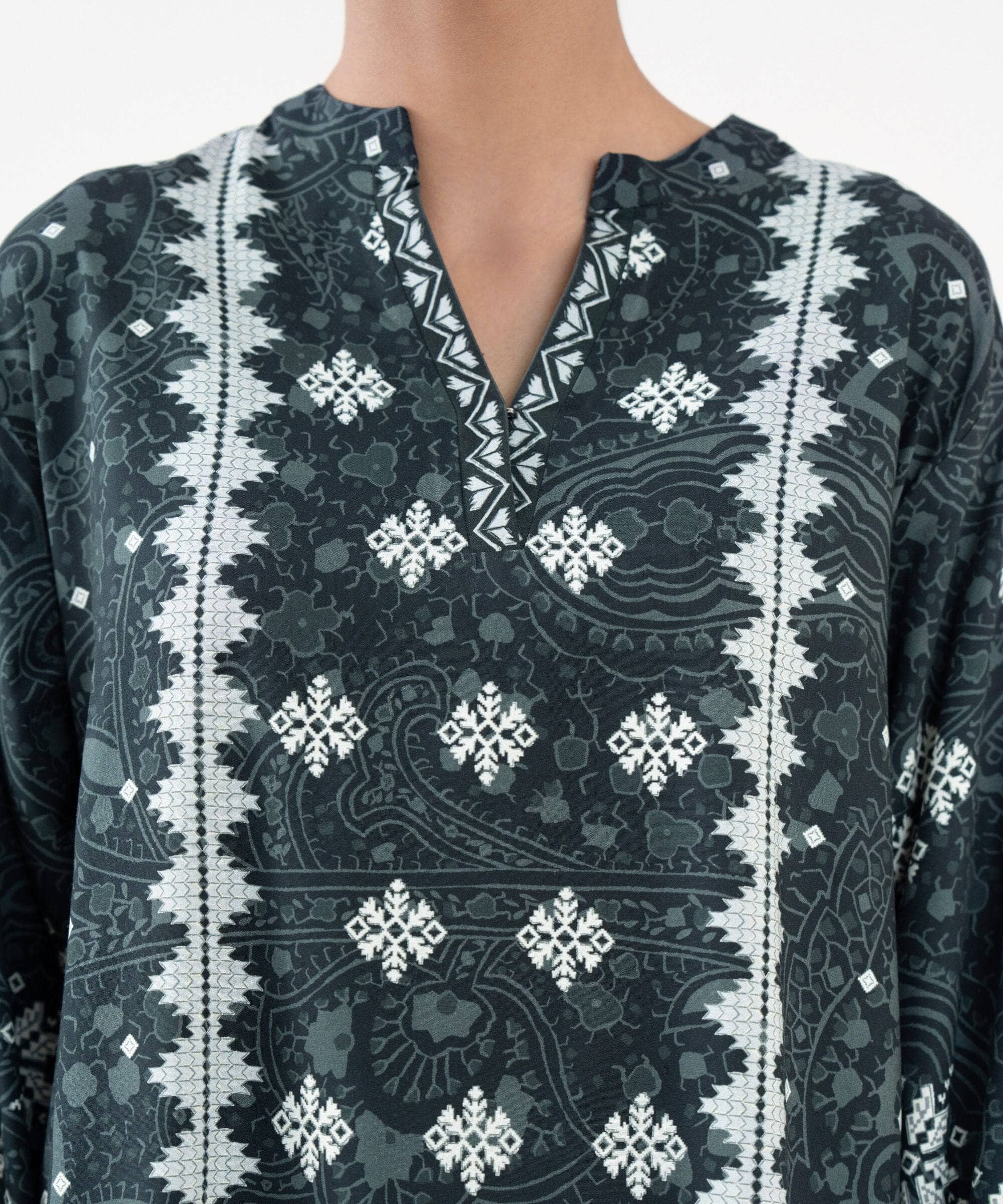 img_sapphire_pre_fall_collection_awwal_boutique