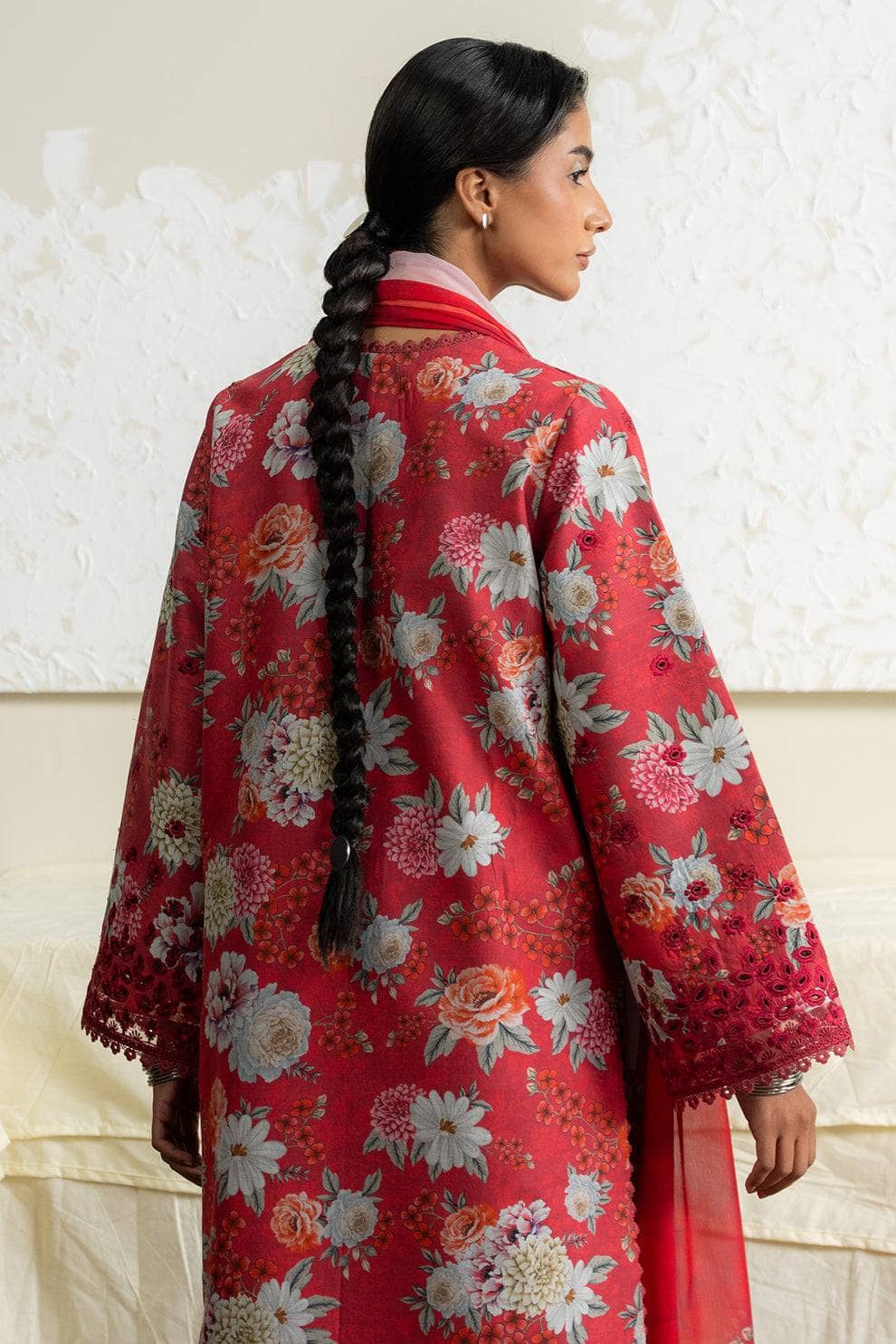 img_afrozeh_ayzel_bare_minimum_awwal_boutique