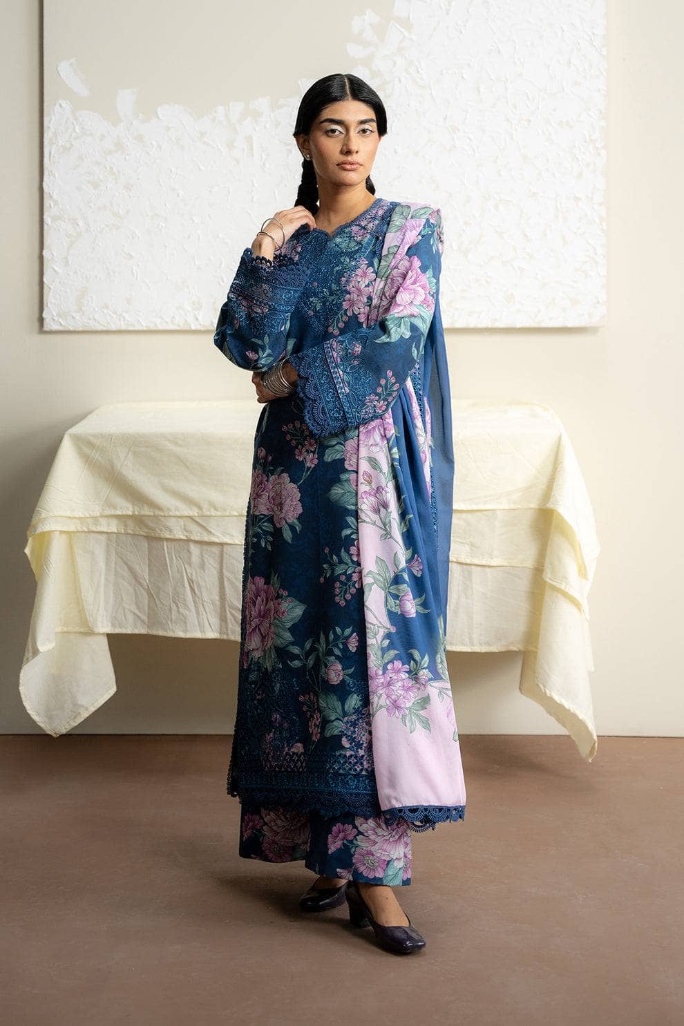 Afrozeh Ayzel Bare Minimum/LUSHPETAL