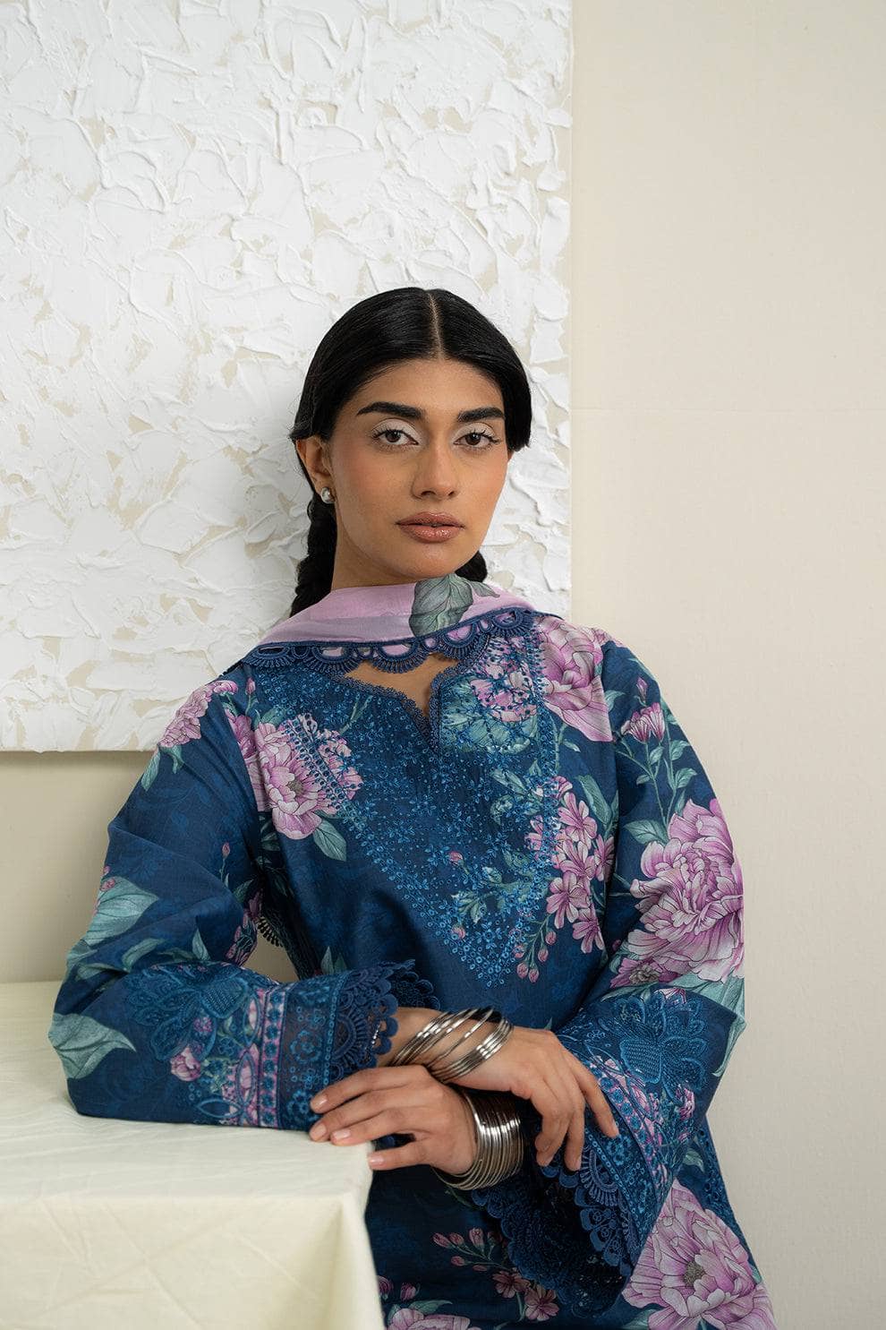 Afrozeh Ayzel Bare Minimum/LUSHPETAL